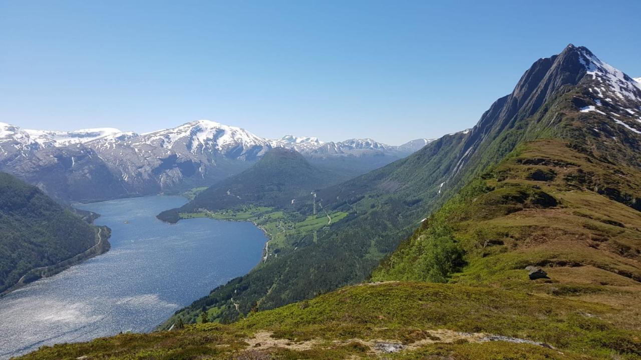 Between Fjord Og Glacier Ålfoten 외부 사진